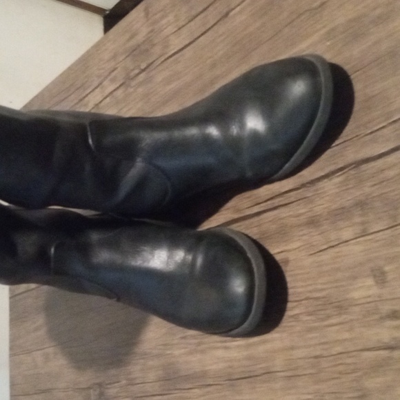 Arturo Chiang 9.5 Black Leather Boots Snap Details Beautiful! - Picture 7 of 16